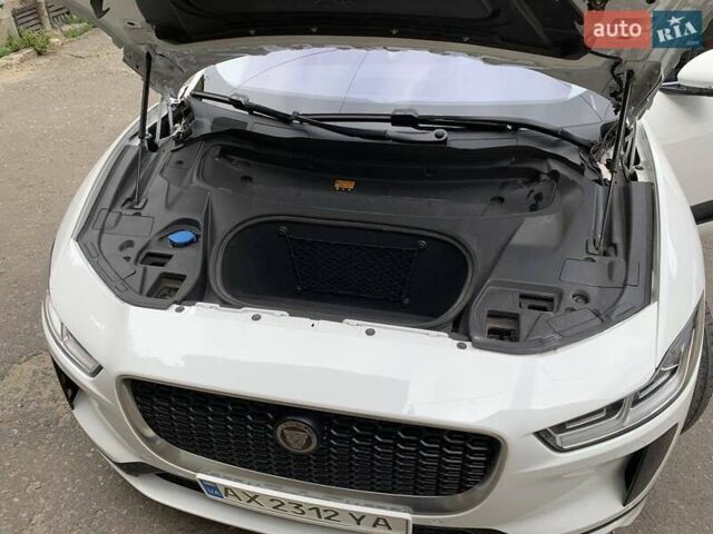Белый Ягуар I-Pace, объемом двигателя 0 л и пробегом 47 тыс. км за 27800 $, фото 7 на Automoto.ua