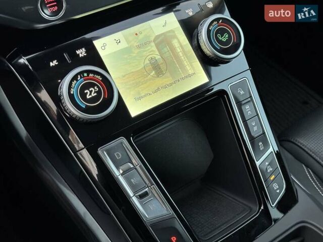 Білий Ягуар I-Pace, об'ємом двигуна 0 л та пробігом 117 тис. км за 24990 $, фото 70 на Automoto.ua
