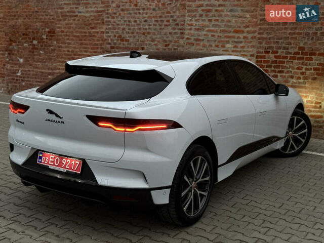 Белый Ягуар I-Pace, объемом двигателя 0 л и пробегом 44 тыс. км за 31999 $, фото 2 на Automoto.ua