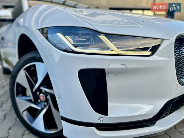 Белый Ягуар I-Pace, объемом двигателя 0 л и пробегом 41 тыс. км за 31100 $, фото 8 на Automoto.ua