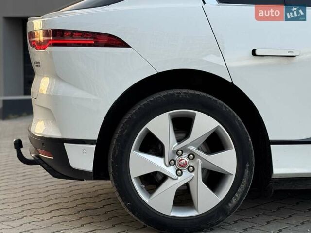 Белый Ягуар I-Pace, объемом двигателя 0 л и пробегом 117 тыс. км за 24990 $, фото 27 на Automoto.ua