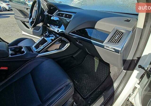 Белый Ягуар I-Pace, объемом двигателя 0 л и пробегом 29 тыс. км за 18500 $, фото 8 на Automoto.ua