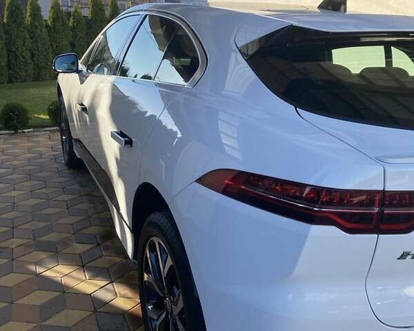 Белый Ягуар I-Pace, объемом двигателя 0 л и пробегом 102 тыс. км за 24100 $, фото 5 на Automoto.ua