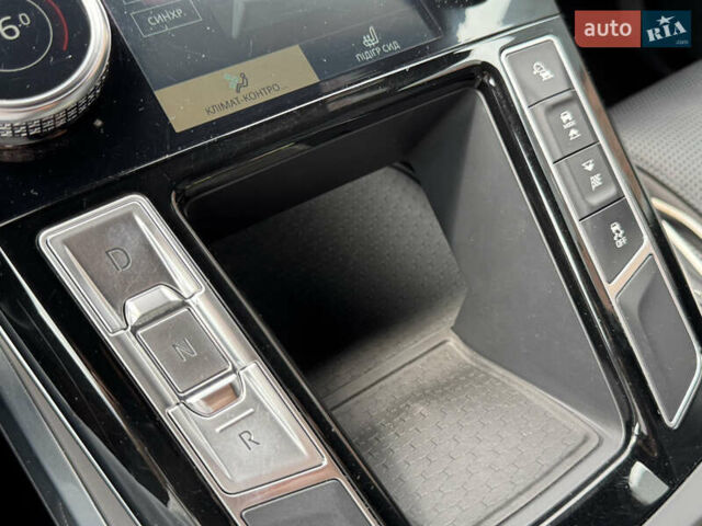 Белый Ягуар I-Pace, объемом двигателя 0 л и пробегом 52 тыс. км за 29000 $, фото 32 на Automoto.ua