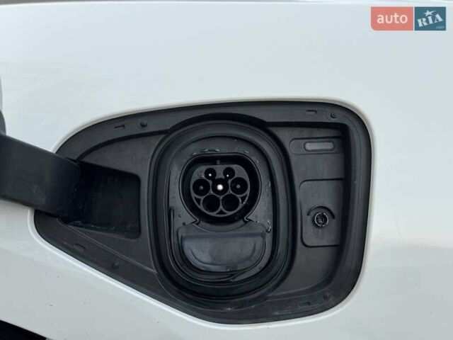 Білий Ягуар I-Pace, об'ємом двигуна 0 л та пробігом 117 тис. км за 24990 $, фото 85 на Automoto.ua