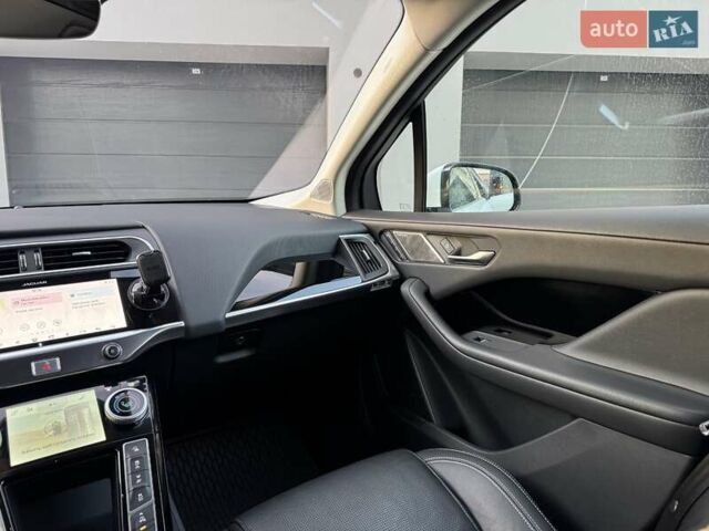 Белый Ягуар I-Pace, объемом двигателя 0 л и пробегом 117 тыс. км за 24990 $, фото 67 на Automoto.ua