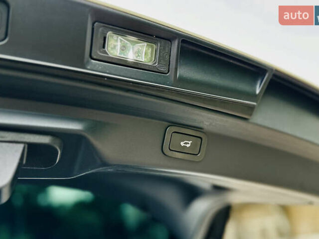 Белый Ягуар I-Pace, объемом двигателя 0 л и пробегом 40 тыс. км за 31400 $, фото 20 на Automoto.ua