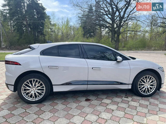 Белый Ягуар I-Pace, объемом двигателя 0 л и пробегом 100 тыс. км за 29500 $, фото 9 на Automoto.ua