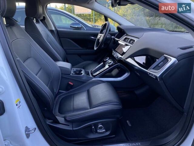 Белый Ягуар I-Pace, объемом двигателя 0 л и пробегом 24 тыс. км за 30700 $, фото 91 на Automoto.ua