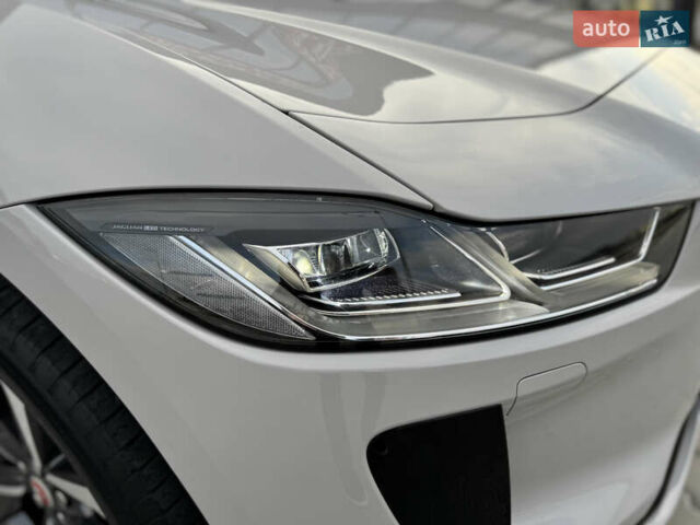 Белый Ягуар I-Pace, объемом двигателя 0 л и пробегом 75 тыс. км за 28700 $, фото 19 на Automoto.ua
