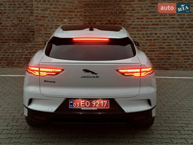 Белый Ягуар I-Pace, объемом двигателя 0 л и пробегом 44 тыс. км за 31999 $, фото 6 на Automoto.ua