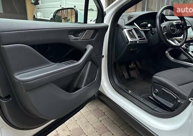 Білий Ягуар I-Pace, об'ємом двигуна 0 л та пробігом 106 тис. км за 27000 $, фото 3 на Automoto.ua