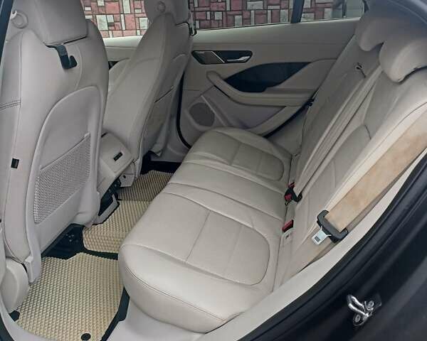 Белый Ягуар I-Pace, объемом двигателя 0 л и пробегом 118 тыс. км за 25800 $, фото 10 на Automoto.ua
