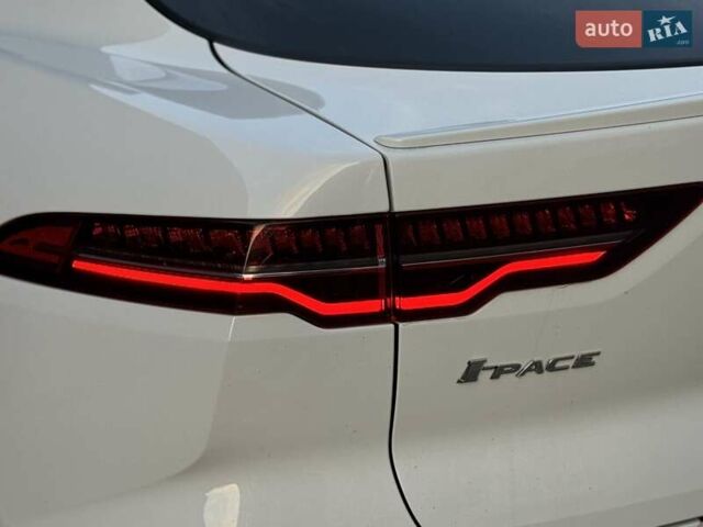 Белый Ягуар I-Pace, объемом двигателя 0 л и пробегом 117 тыс. км за 24990 $, фото 29 на Automoto.ua