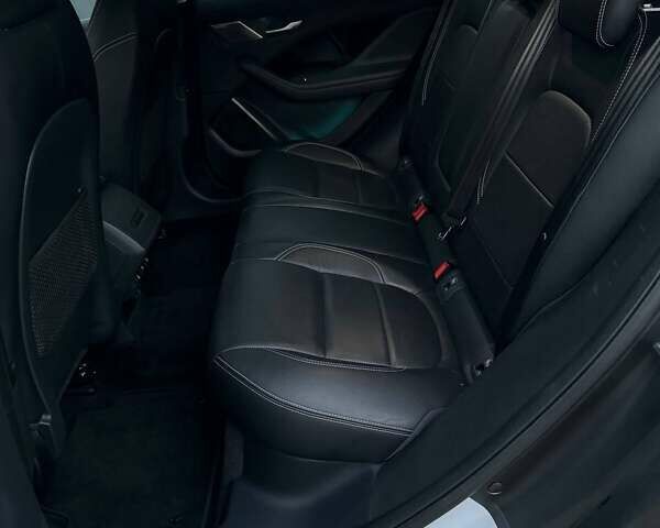 Белый Ягуар I-Pace, объемом двигателя 0 л и пробегом 101 тыс. км за 24700 $, фото 81 на Automoto.ua