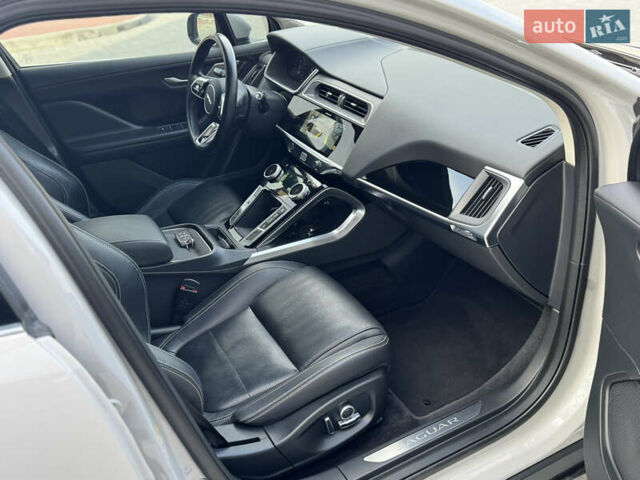 Белый Ягуар I-Pace, объемом двигателя 0 л и пробегом 75 тыс. км за 28700 $, фото 34 на Automoto.ua