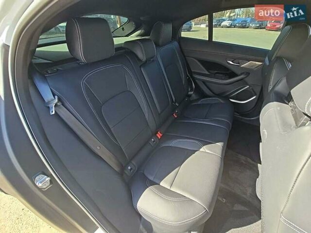 Белый Ягуар I-Pace, объемом двигателя 0 л и пробегом 32 тыс. км за 10000 $, фото 8 на Automoto.ua