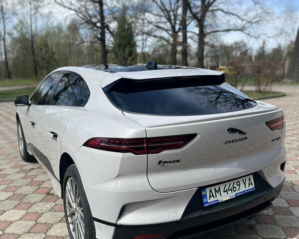 Белый Ягуар I-Pace, объемом двигателя 0 л и пробегом 100 тыс. км за 29500 $, фото 5 на Automoto.ua