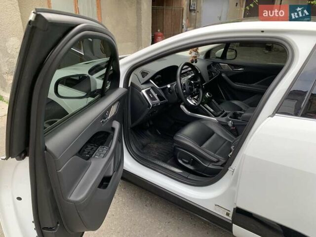 Белый Ягуар I-Pace, объемом двигателя 0 л и пробегом 47 тыс. км за 27800 $, фото 4 на Automoto.ua