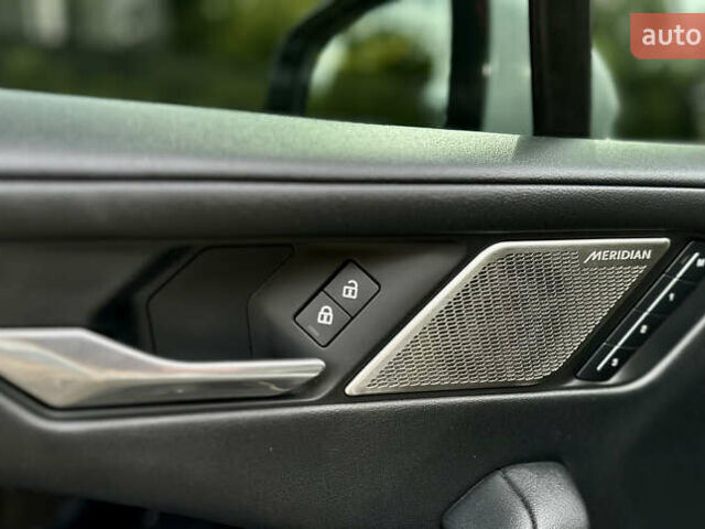 Белый Ягуар I-Pace, объемом двигателя 0 л и пробегом 40 тыс. км за 31400 $, фото 28 на Automoto.ua