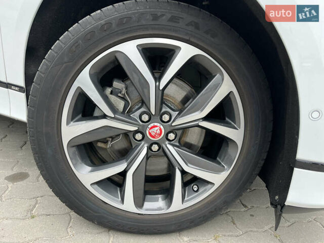 Белый Ягуар I-Pace, объемом двигателя 0 л и пробегом 57 тыс. км за 27500 $, фото 34 на Automoto.ua