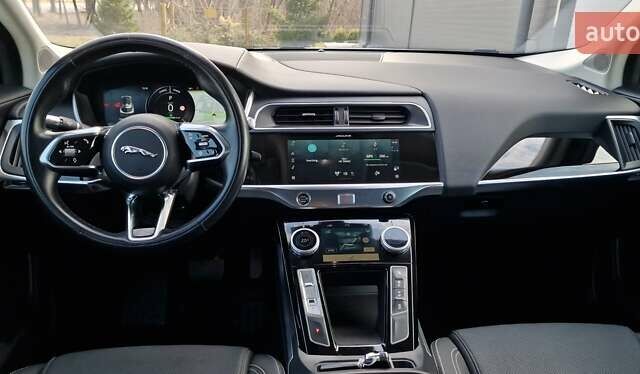 Белый Ягуар I-Pace, объемом двигателя 0 л и пробегом 80 тыс. км за 26190 $, фото 81 на Automoto.ua