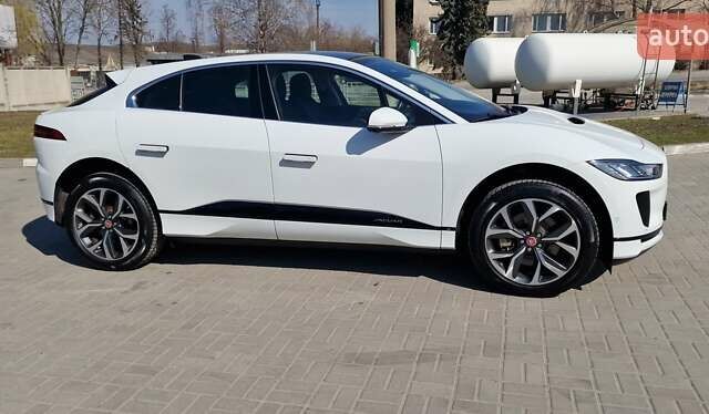 Белый Ягуар I-Pace, объемом двигателя 0 л и пробегом 80 тыс. км за 26190 $, фото 13 на Automoto.ua