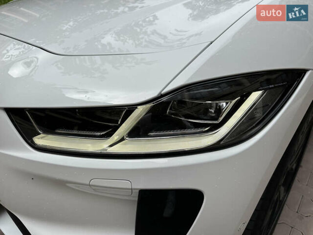 Белый Ягуар I-Pace, объемом двигателя 0 л и пробегом 80 тыс. км за 32200 $, фото 27 на Automoto.ua