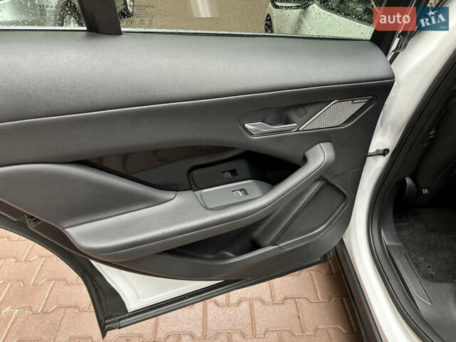 Білий Ягуар I-Pace, об'ємом двигуна 0 л та пробігом 79 тис. км за 32900 $, фото 30 на Automoto.ua