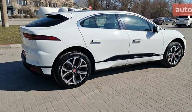 Белый Ягуар I-Pace, объемом двигателя 0 л и пробегом 80 тыс. км за 26190 $, фото 19 на Automoto.ua