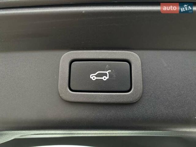 Белый Ягуар I-Pace, объемом двигателя 0 л и пробегом 45 тыс. км за 28700 $, фото 7 на Automoto.ua