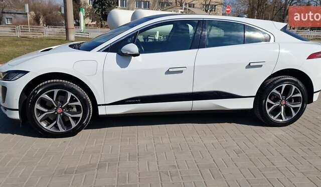Белый Ягуар I-Pace, объемом двигателя 0 л и пробегом 80 тыс. км за 26190 $, фото 38 на Automoto.ua