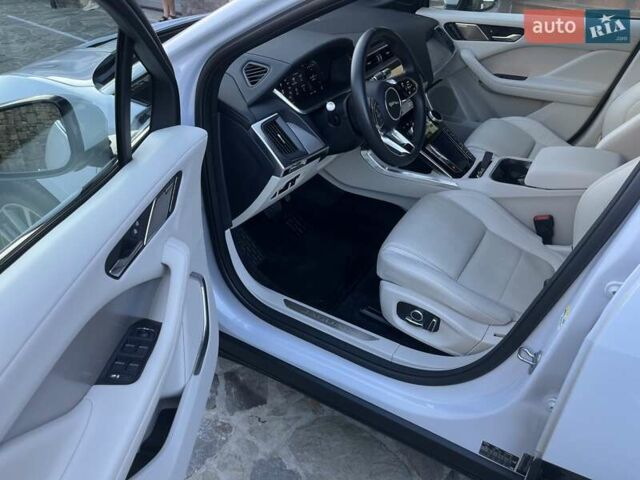 Белый Ягуар I-Pace, объемом двигателя 0 л и пробегом 79 тыс. км за 35500 $, фото 46 на Automoto.ua
