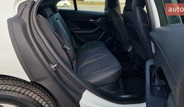 Белый Ягуар I-Pace, объемом двигателя 0 л и пробегом 80 тыс. км за 26190 $, фото 94 на Automoto.ua