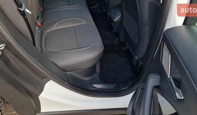 Белый Ягуар I-Pace, объемом двигателя 0 л и пробегом 80 тыс. км за 26190 $, фото 93 на Automoto.ua