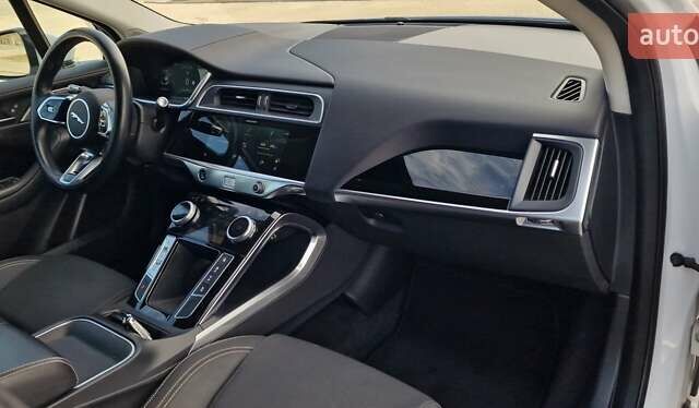 Белый Ягуар I-Pace, объемом двигателя 0 л и пробегом 80 тыс. км за 26190 $, фото 103 на Automoto.ua
