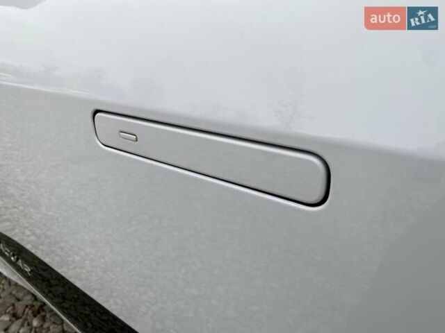 Белый Ягуар I-Pace, объемом двигателя 0 л и пробегом 45 тыс. км за 28700 $, фото 23 на Automoto.ua