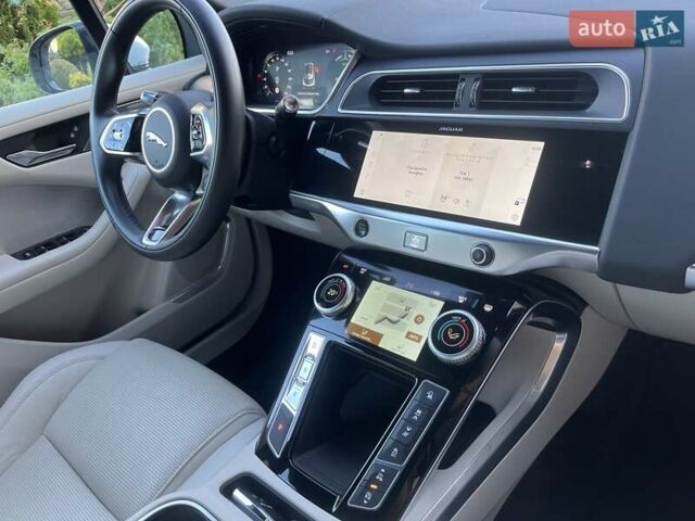 Белый Ягуар I-Pace, объемом двигателя 0 л и пробегом 79 тыс. км за 35500 $, фото 63 на Automoto.ua