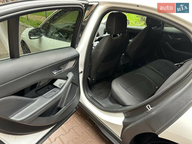 Білий Ягуар I-Pace, об'ємом двигуна 0 л та пробігом 79 тис. км за 32900 $, фото 29 на Automoto.ua