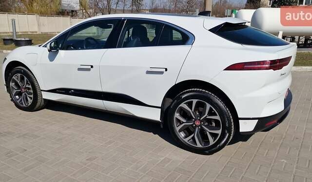 Белый Ягуар I-Pace, объемом двигателя 0 л и пробегом 80 тыс. км за 26190 $, фото 32 на Automoto.ua