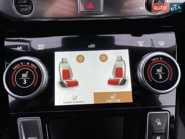 Белый Ягуар I-Pace, объемом двигателя 0 л и пробегом 45 тыс. км за 28700 $, фото 48 на Automoto.ua
