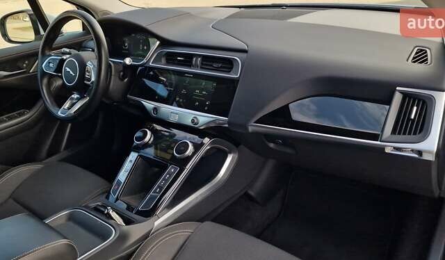 Белый Ягуар I-Pace, объемом двигателя 0 л и пробегом 80 тыс. км за 26190 $, фото 104 на Automoto.ua