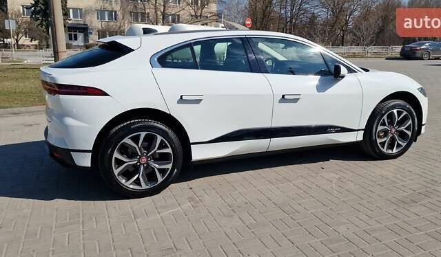 Белый Ягуар I-Pace, объемом двигателя 0 л и пробегом 80 тыс. км за 26190 $, фото 18 на Automoto.ua