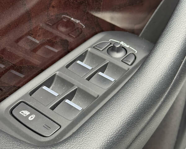 Белый Ягуар I-Pace, объемом двигателя 0 л и пробегом 80 тыс. км за 34500 $, фото 9 на Automoto.ua