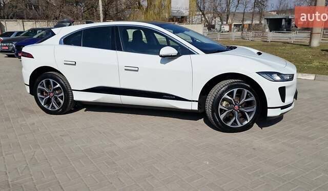 Белый Ягуар I-Pace, объемом двигателя 0 л и пробегом 80 тыс. км за 26190 $, фото 48 на Automoto.ua