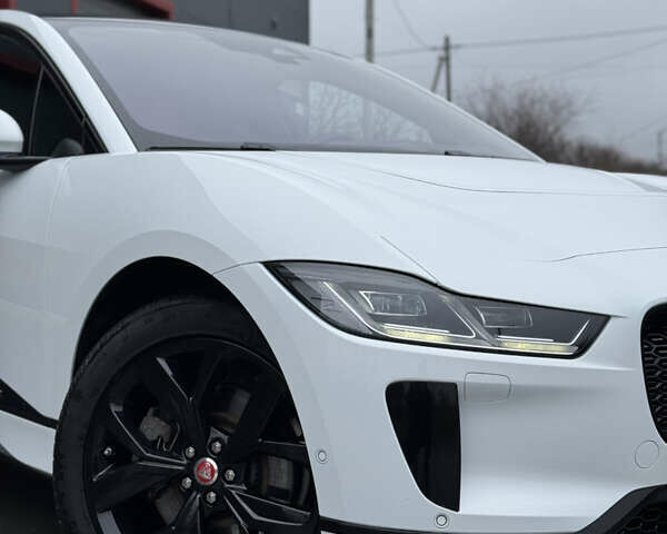 Белый Ягуар I-Pace, объемом двигателя 0 л и пробегом 80 тыс. км за 34500 $, фото 19 на Automoto.ua