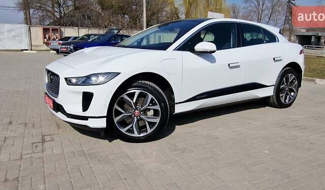 Белый Ягуар I-Pace, объемом двигателя 0 л и пробегом 80 тыс. км за 26190 $, фото 63 на Automoto.ua