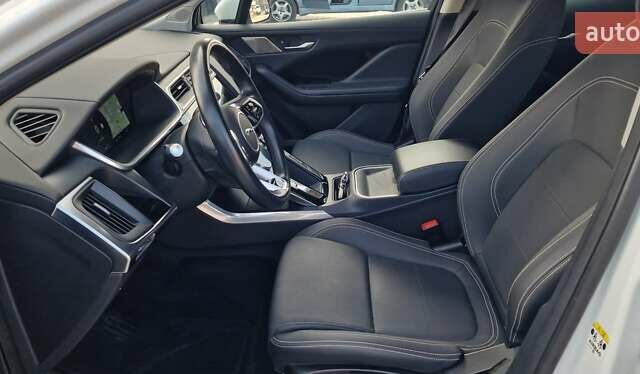 Белый Ягуар I-Pace, объемом двигателя 0 л и пробегом 80 тыс. км за 26190 $, фото 75 на Automoto.ua