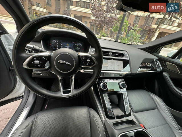 Белый Ягуар I-Pace, объемом двигателя 0 л и пробегом 80 тыс. км за 32200 $, фото 34 на Automoto.ua