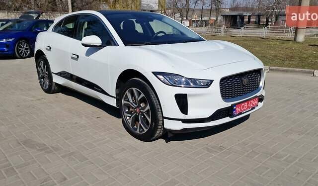 Белый Ягуар I-Pace, объемом двигателя 0 л и пробегом 80 тыс. км за 26190 $, фото 8 на Automoto.ua